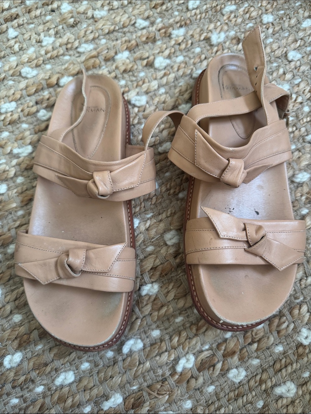 Alexandre Birman Nude Tan Knot-Strap Leather Sandals - Women